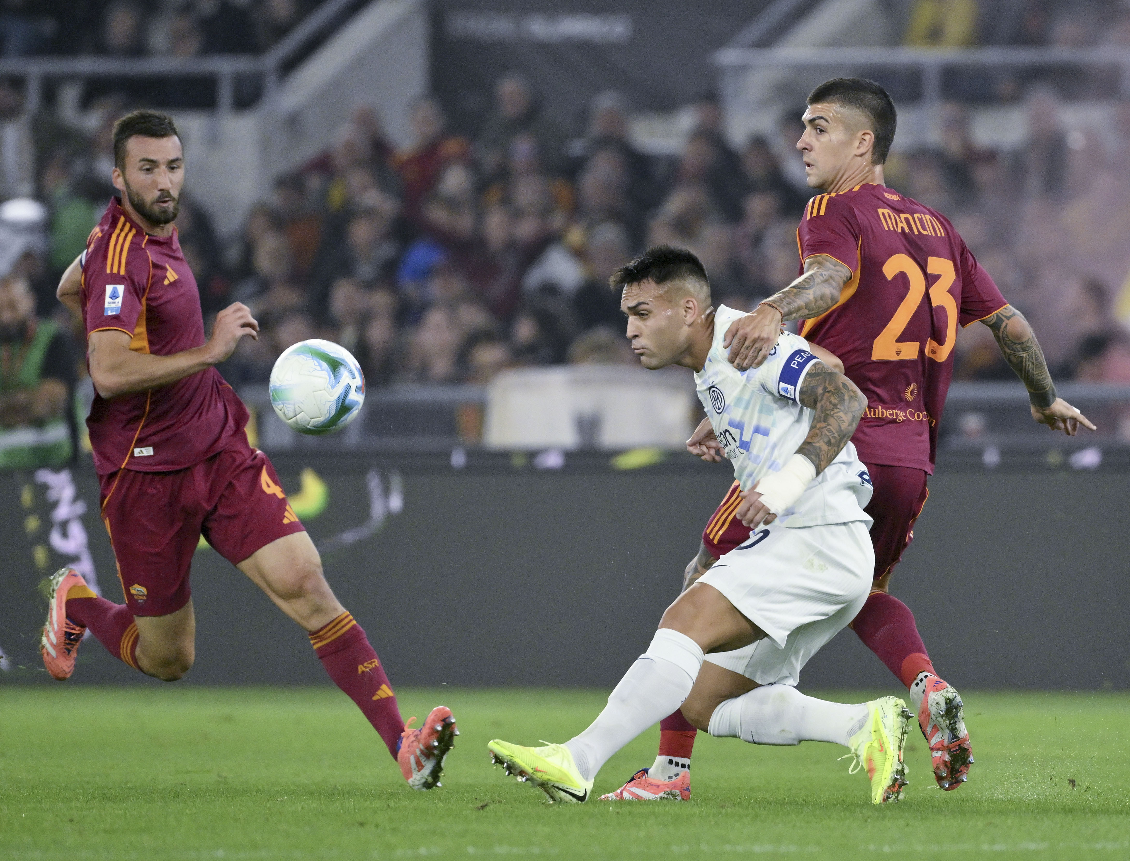 开云体育官方网站-那不勒斯力克智利，莱万统治全场