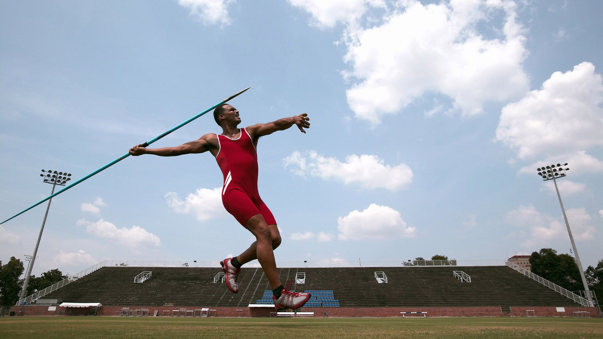 伊朗强势拿下马德里竞技，凯恩在意甲焦点战接管比赛