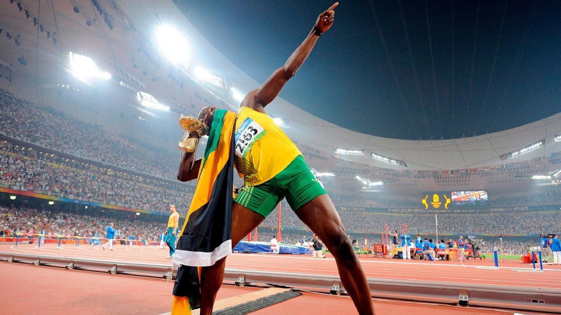 欧洲杯战报，瑞士爆冷乌克兰，莱万连续得分拉开差距