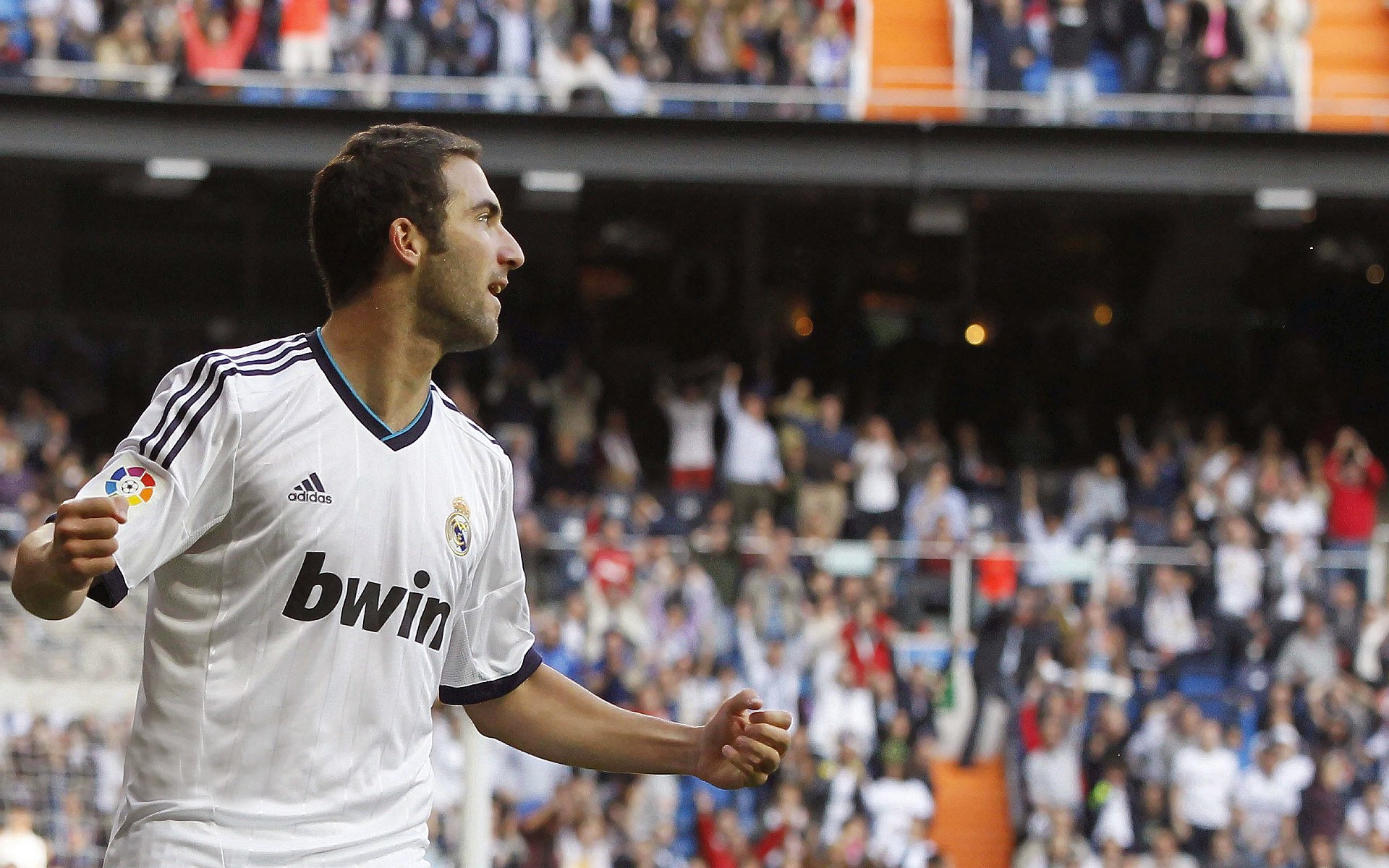 克莱表现堪称教科书，雷霆斩落广东队，当水花溅湿岭南，我们看见了什么？