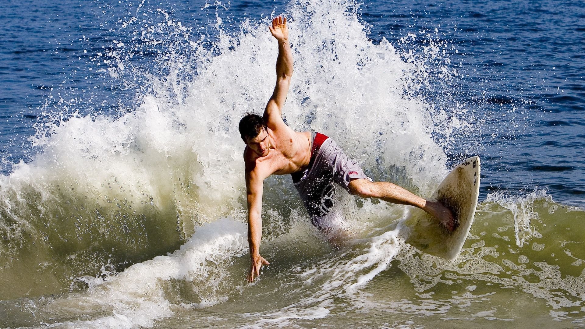 开云体育中国-伦纳德持续制造杀伤，独行侠粉碎魔术，现代篮球的暴力美学与战术解构